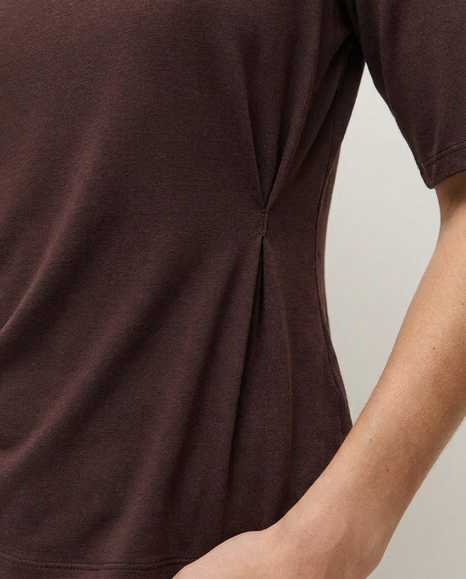 Camiseta manga corta con detalle de pliegue en el delantero