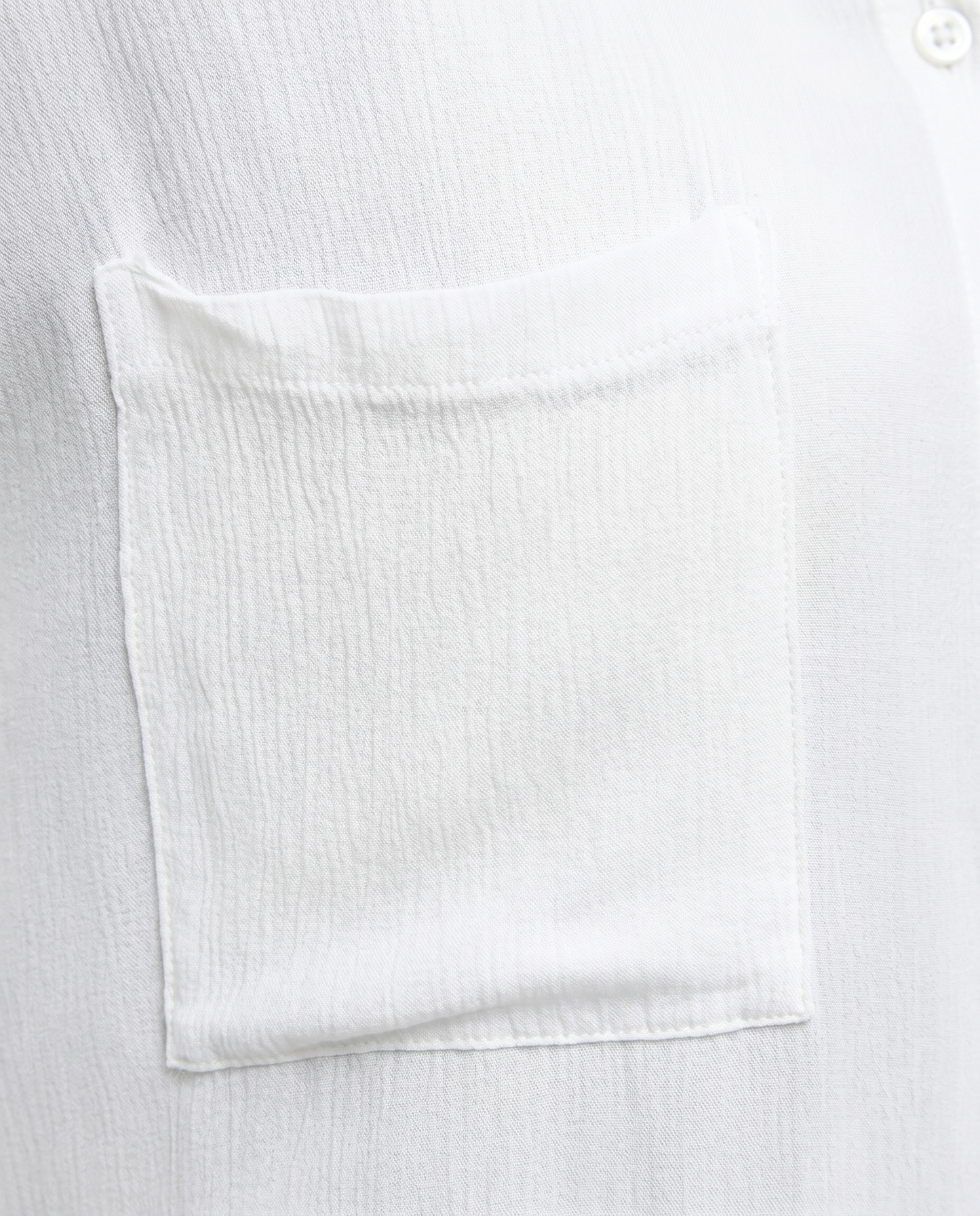 Crinkle-effect shirt with pockets