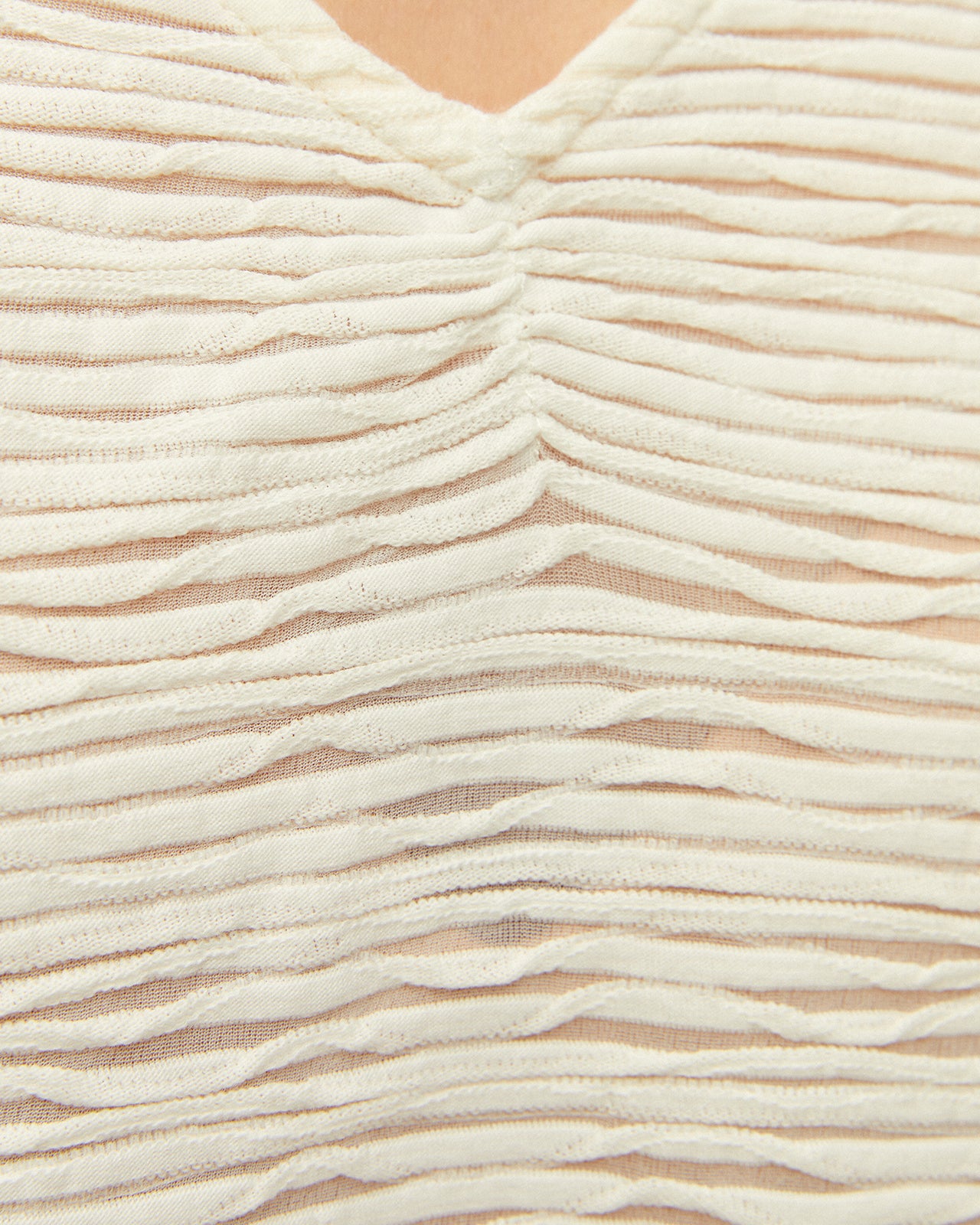 Camiseta estructura con frunce en escote