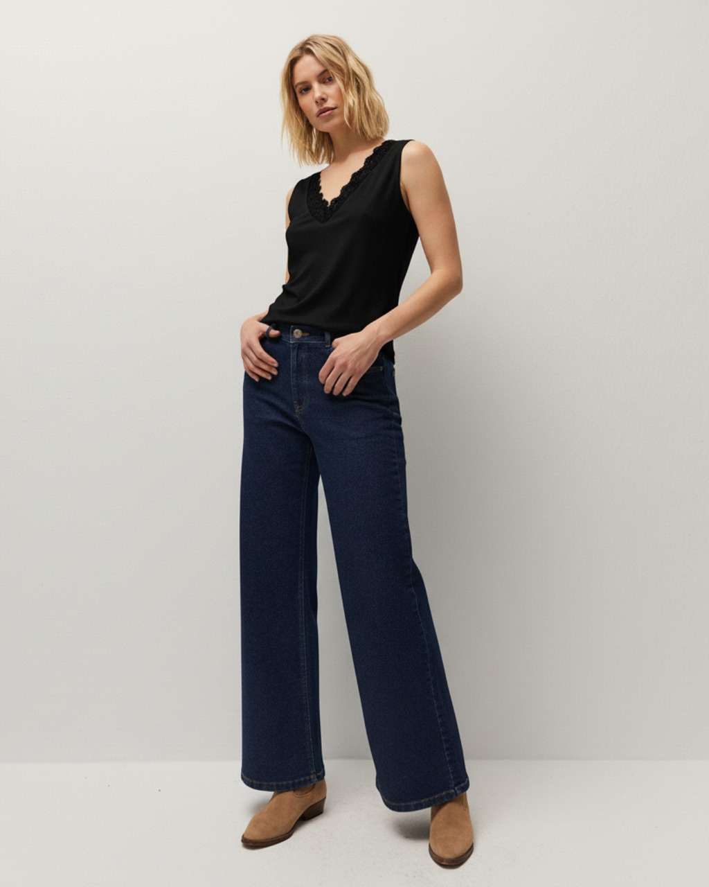 Top de tirantes con puntilla