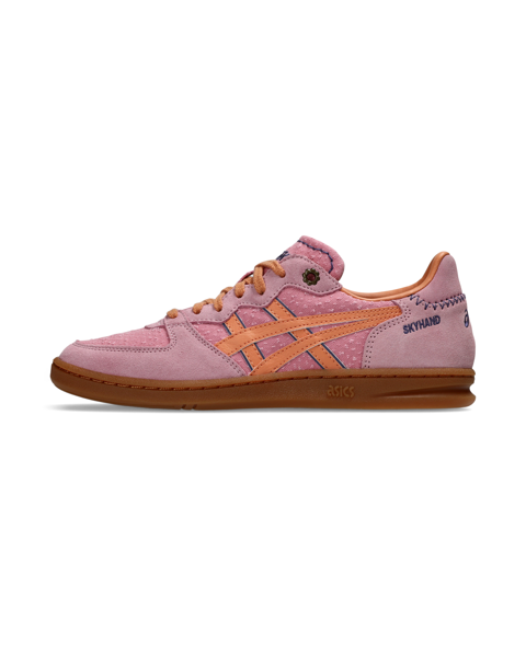Deportivas rosas y naranjas