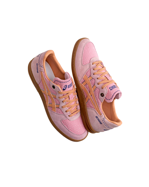 Deportivas rosas y naranjas