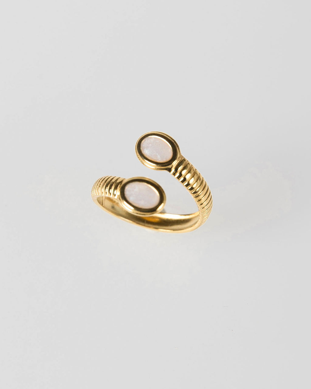 Anillo de dos piedras