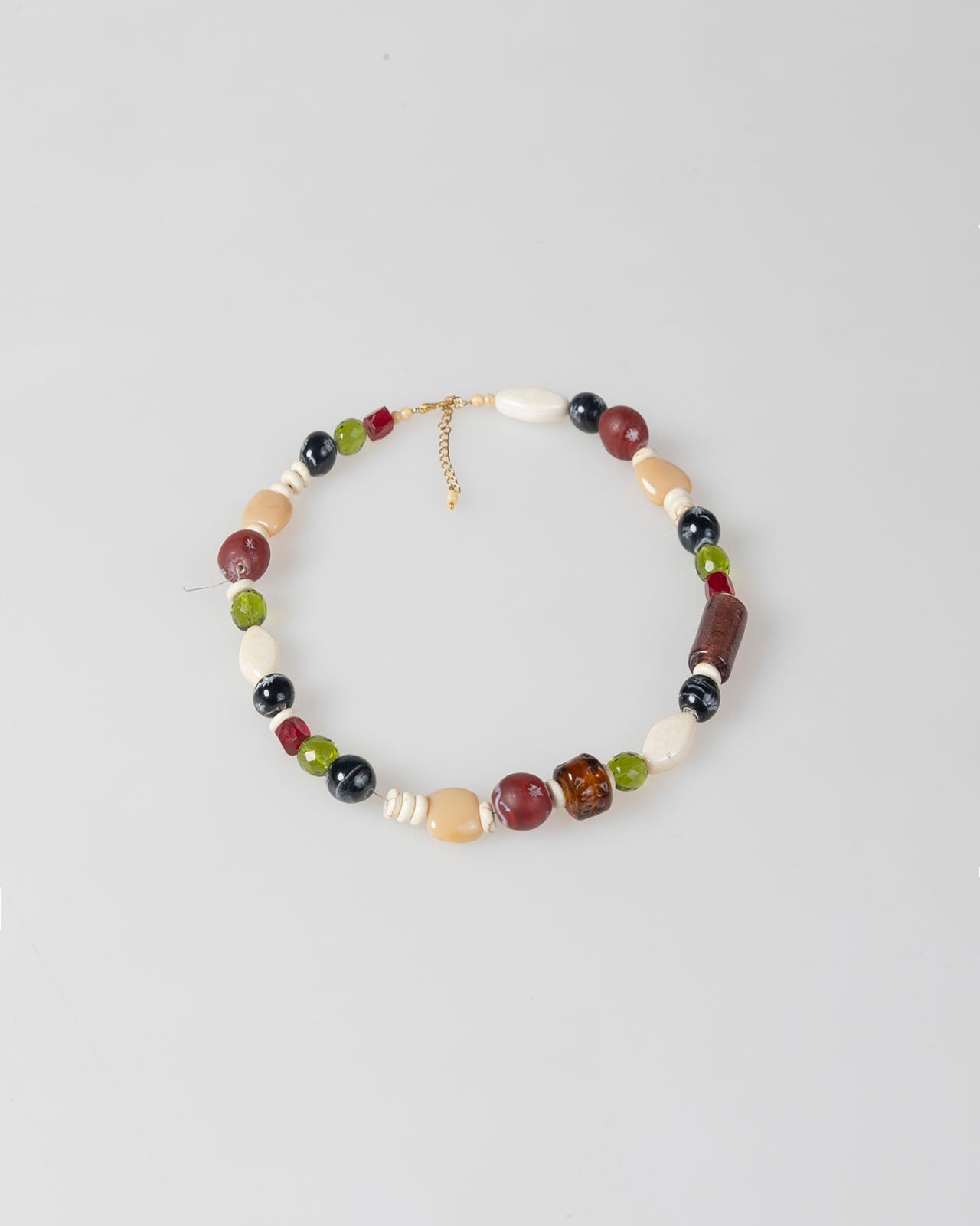 Collar combinado con diferentes piedras