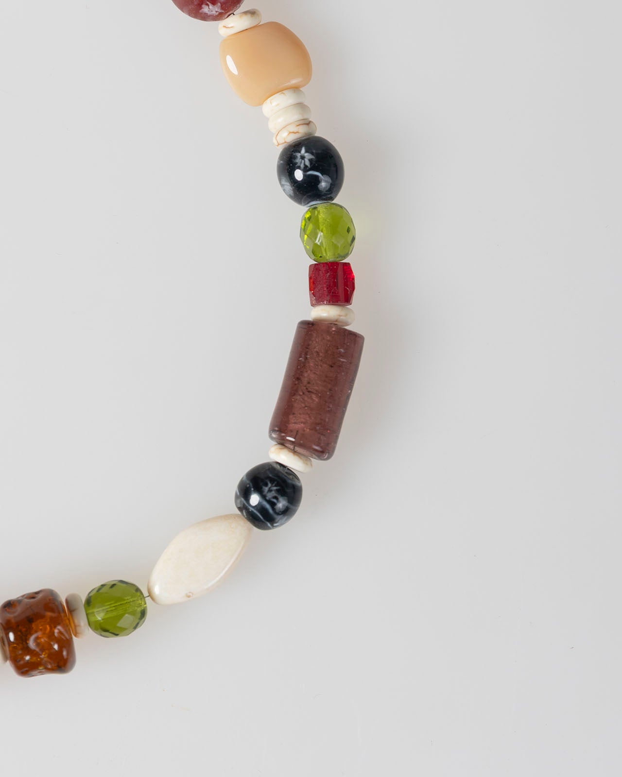 Collar combinado con diferentes piedras