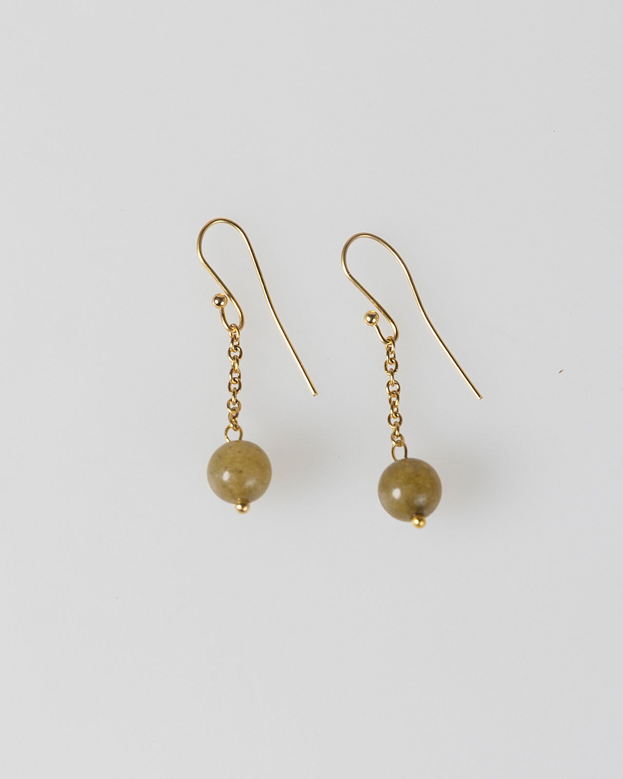 Pendientes con bola verde