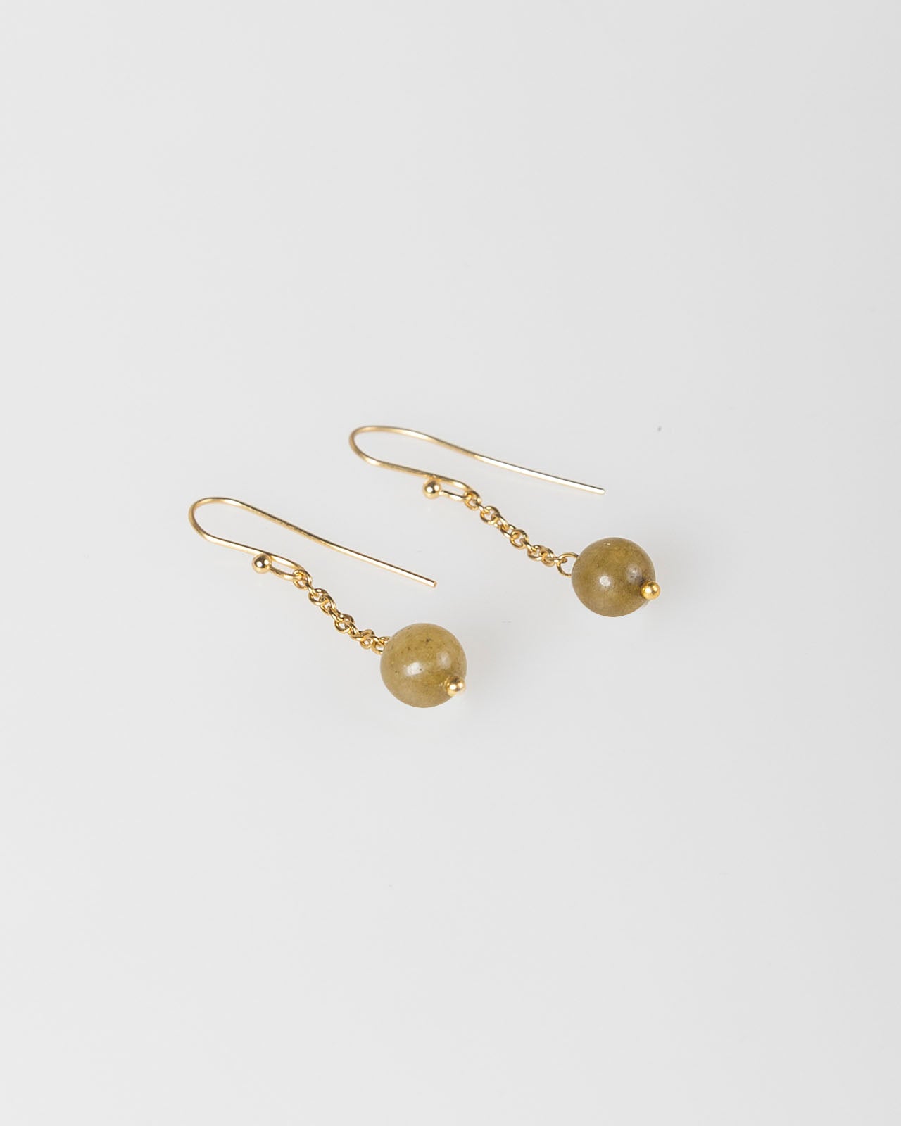 Pendientes con bola verde