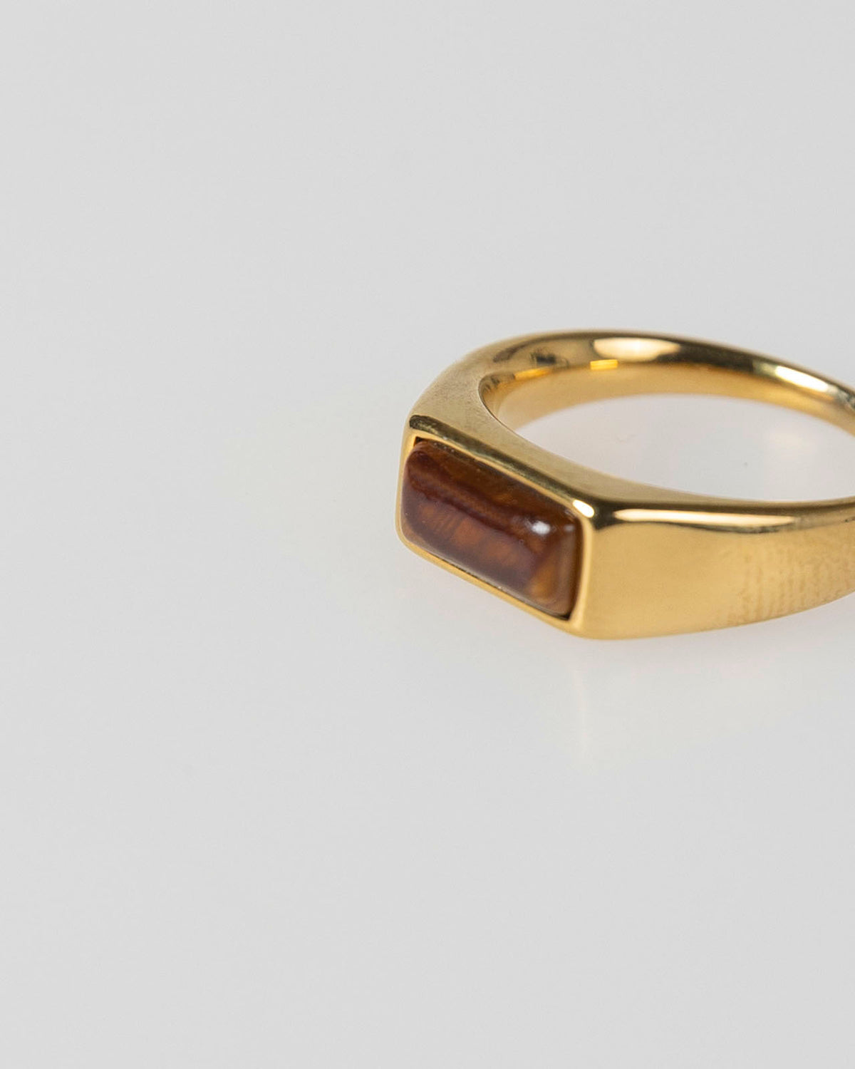 Anillo tipo dello con piedra