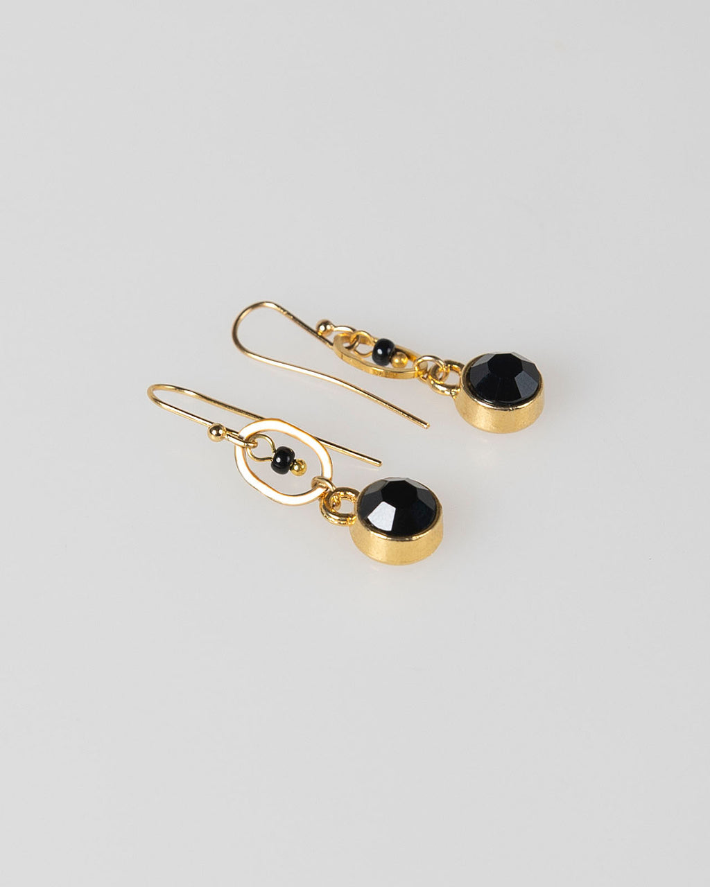 Pendientes piedra negra