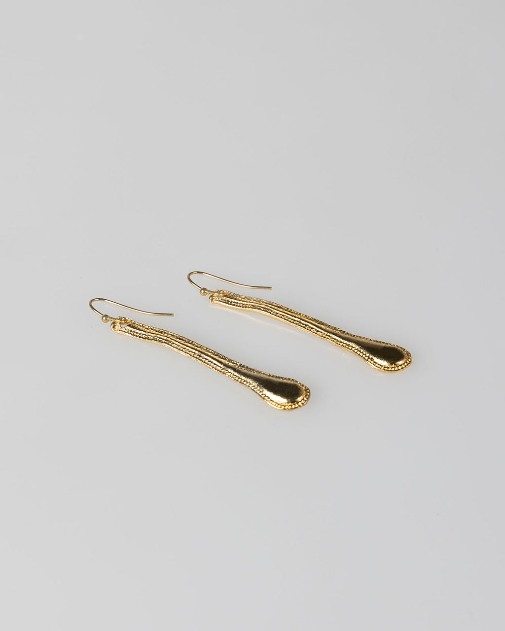 Pendientes largos oro