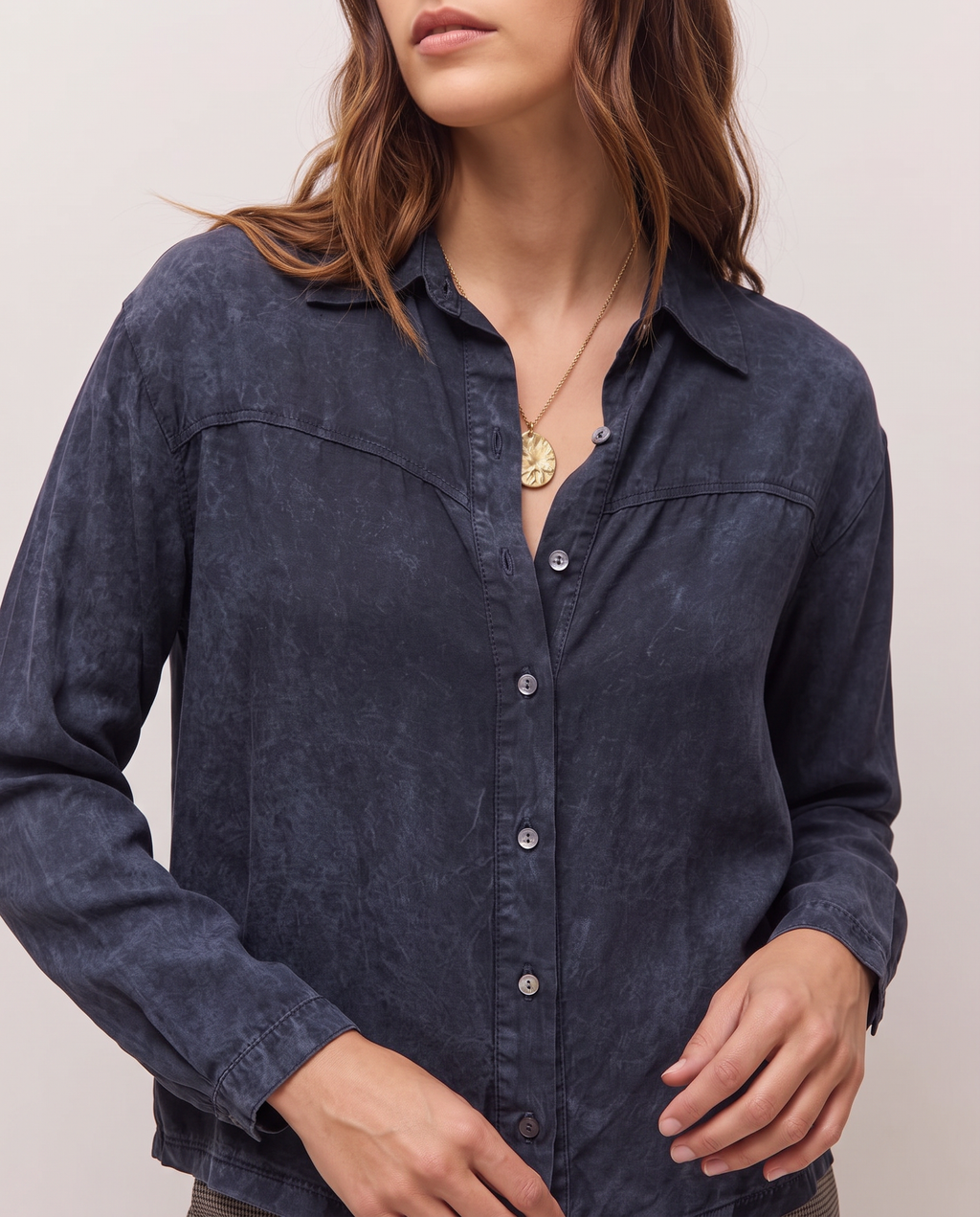 Camisa manga larga efecto desgastado