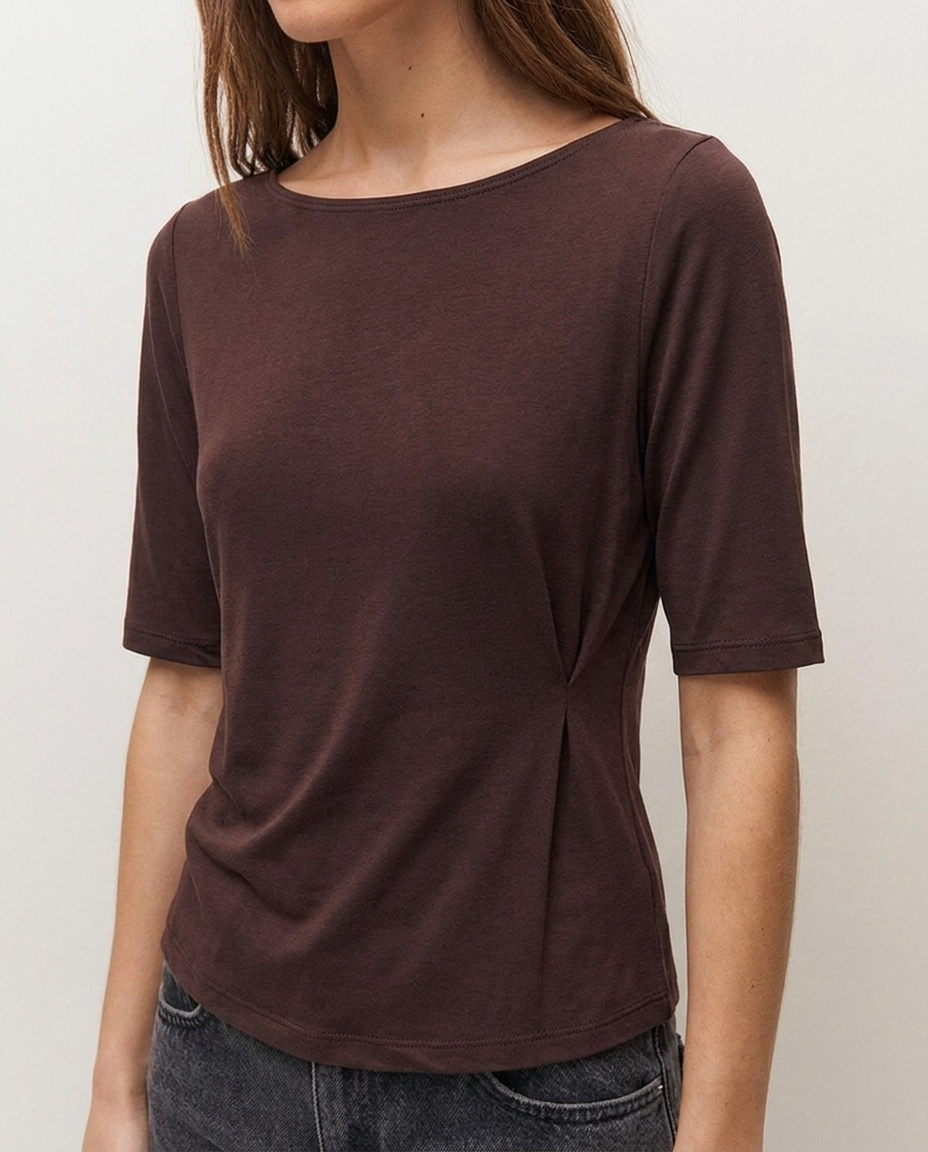 Camiseta manga corta con detalle de pliegue en el delantero