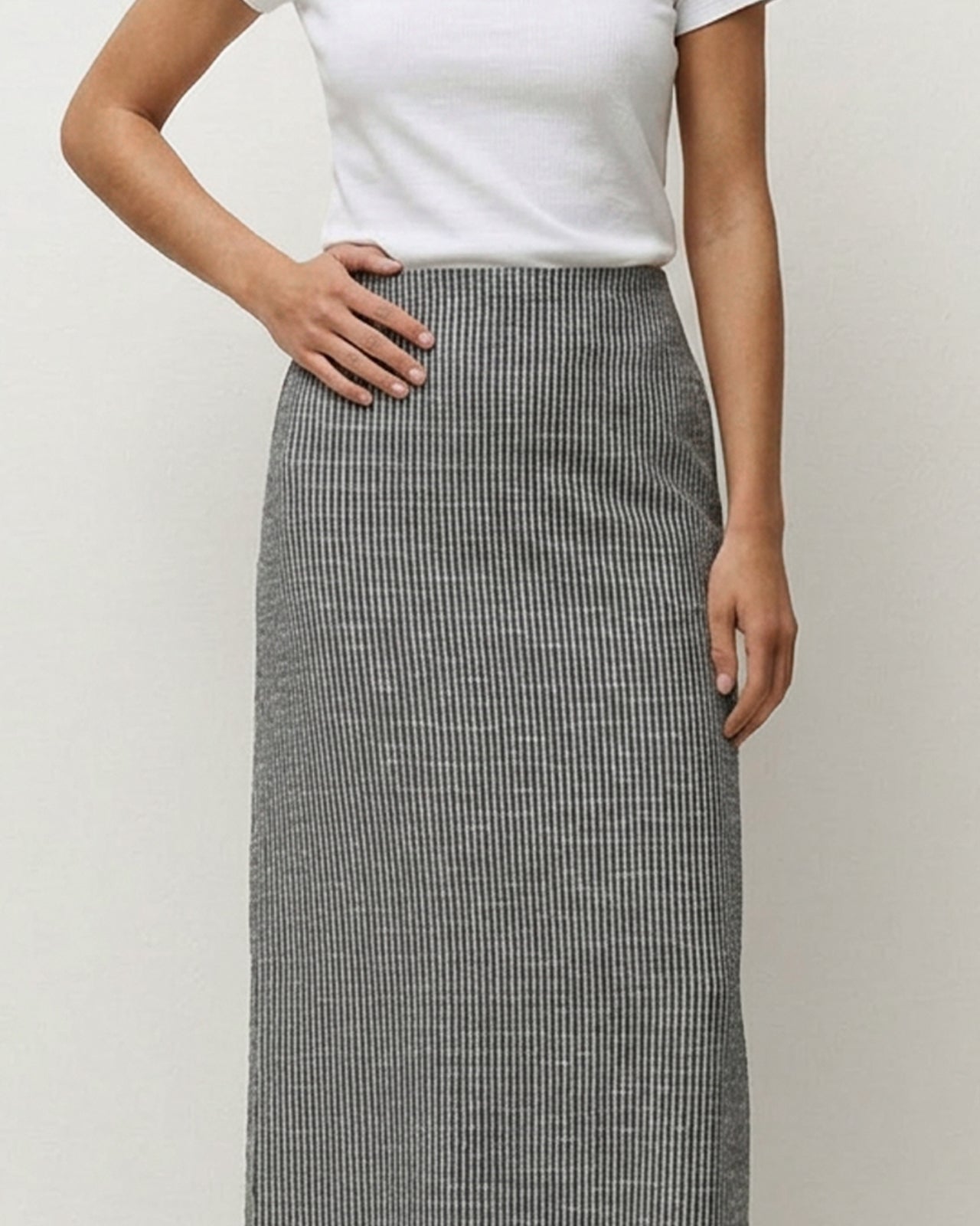 Falda midi canalé