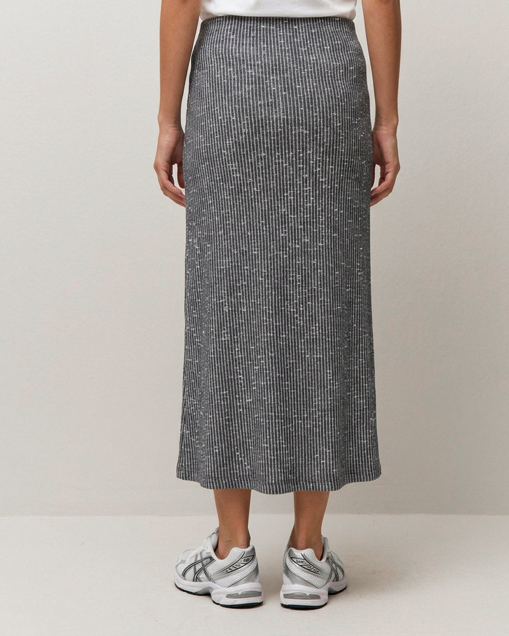 Falda midi canalé