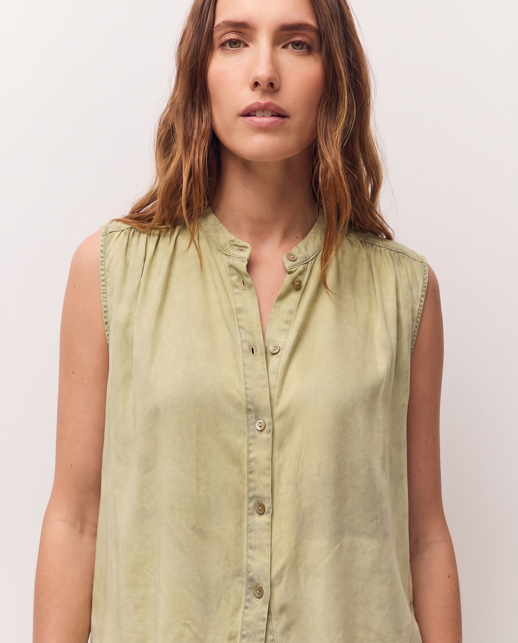 Camisa sin mangas efecto desgastado