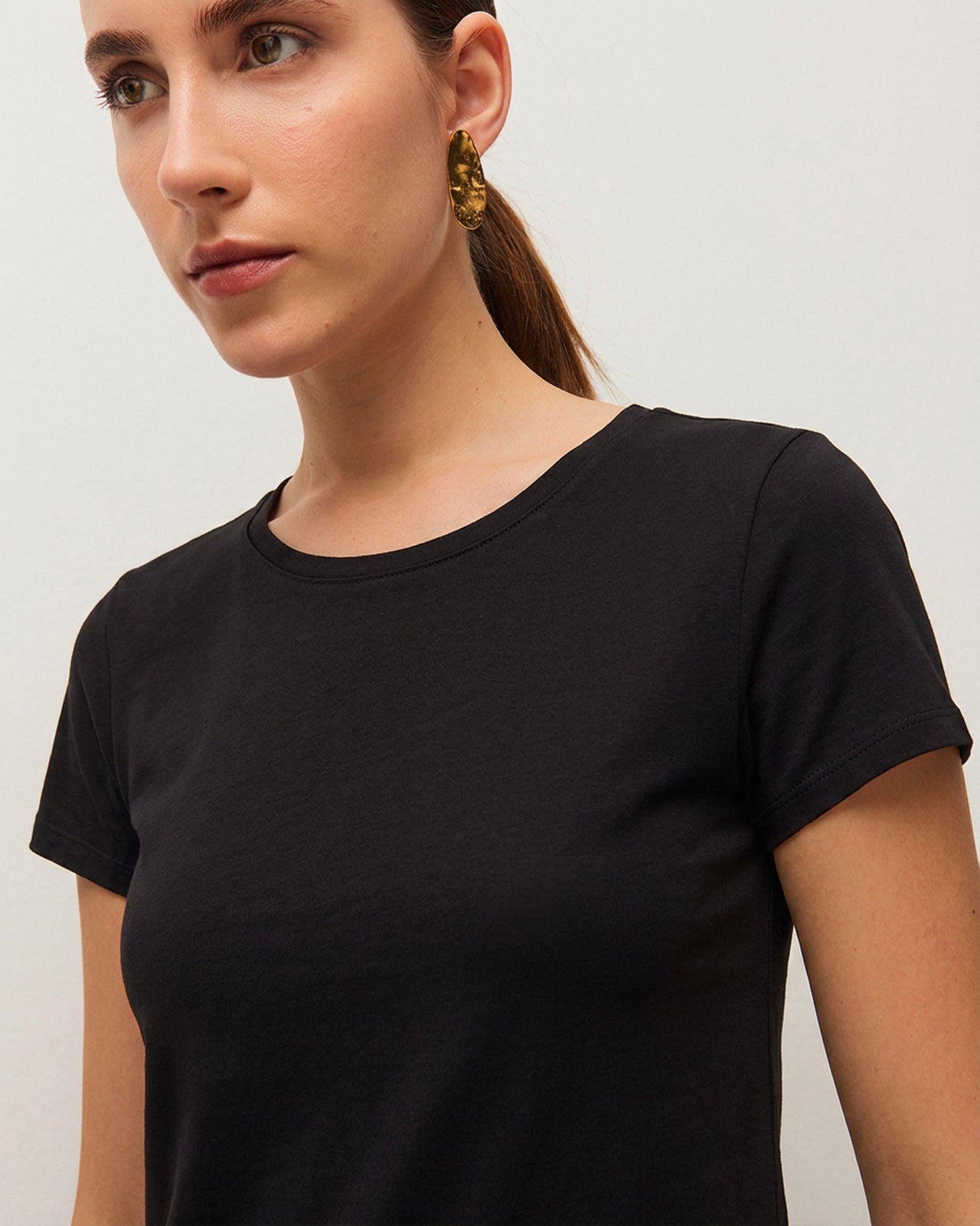 Vestido midi con abertura trasera
