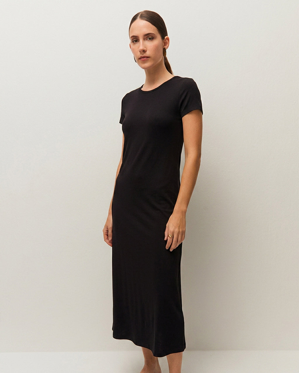 Vestido midi con abertura trasera