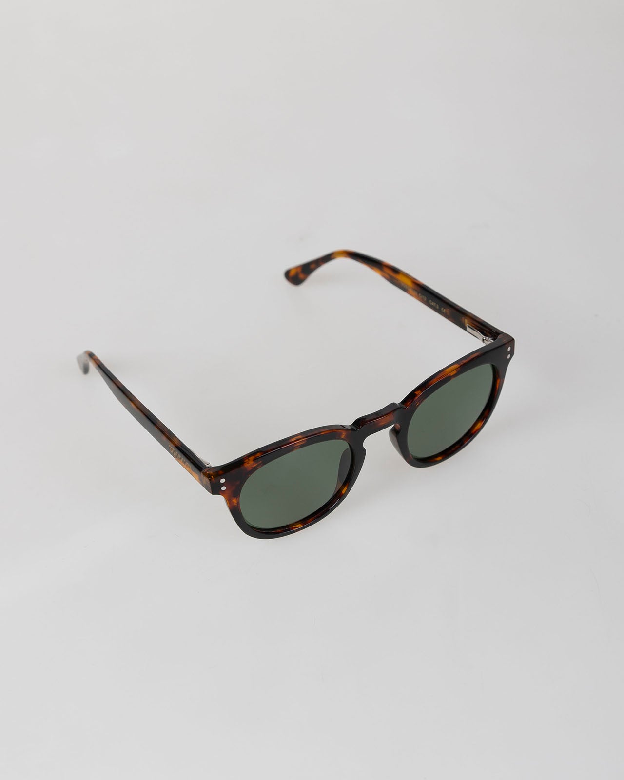 Lunettes de soleil à monture verte