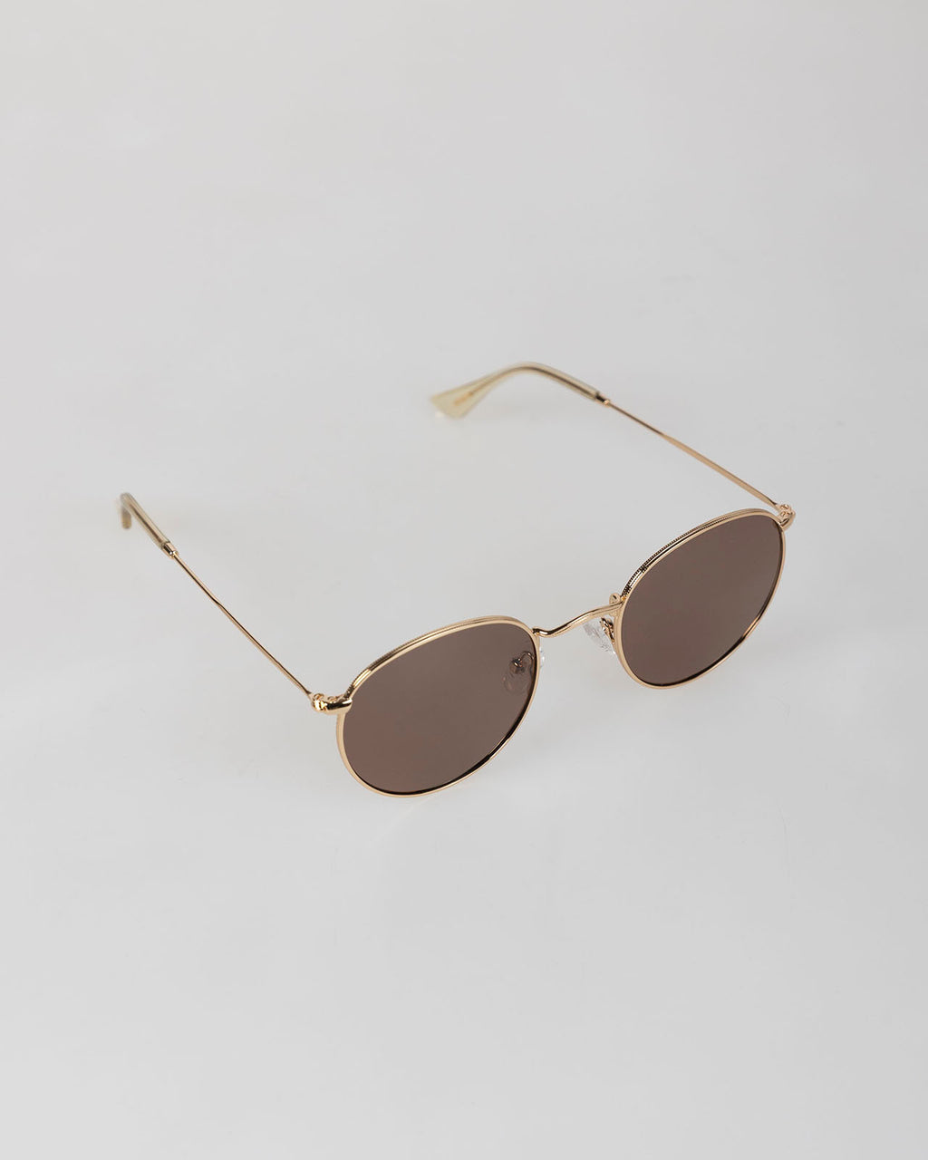 Gafas de sol montura color oro