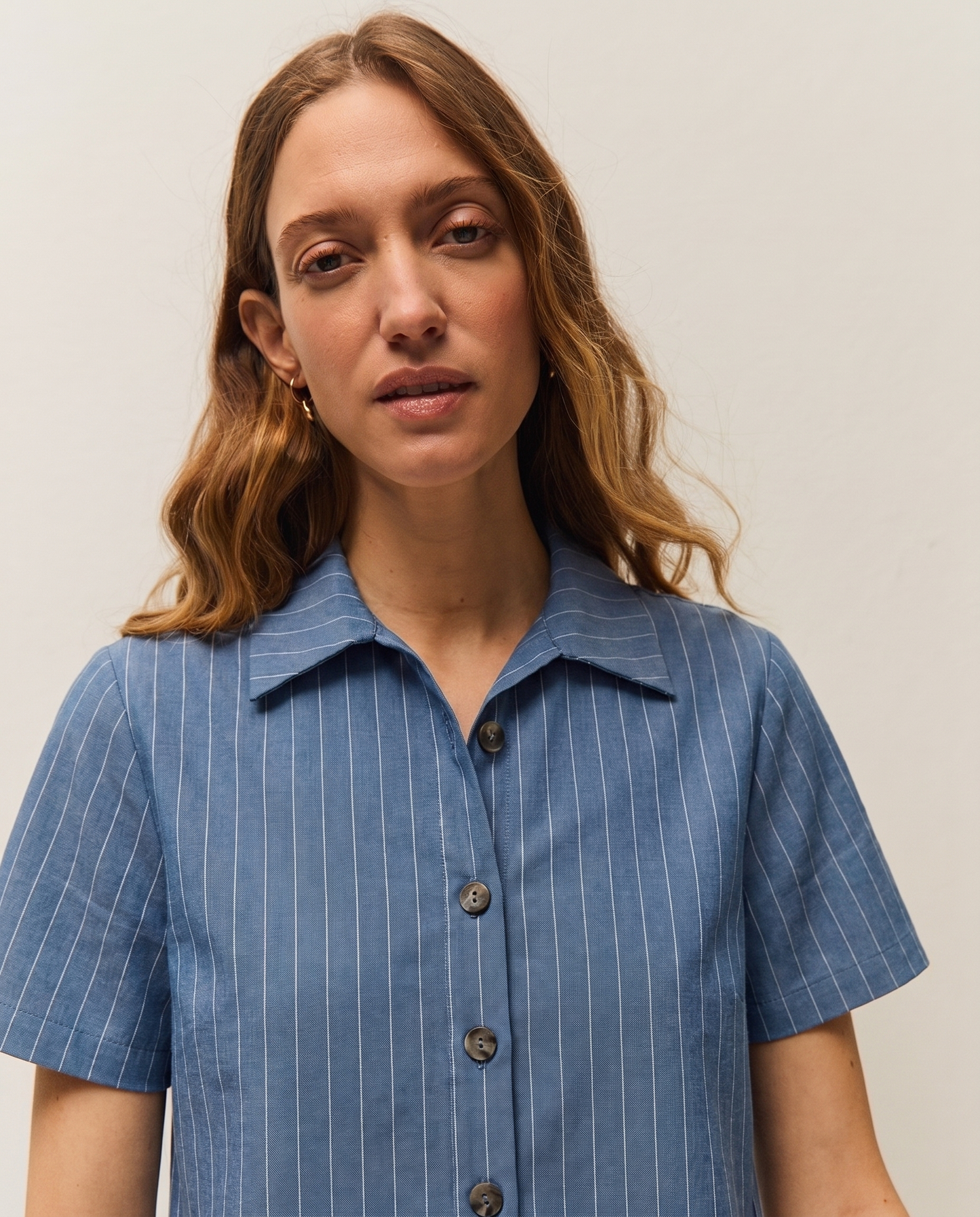 Camisa fluida raya diplomatica