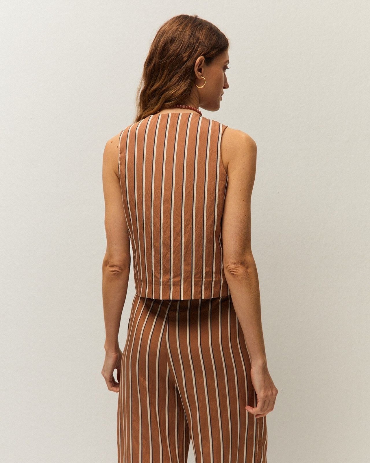 Gilet à fines rayures