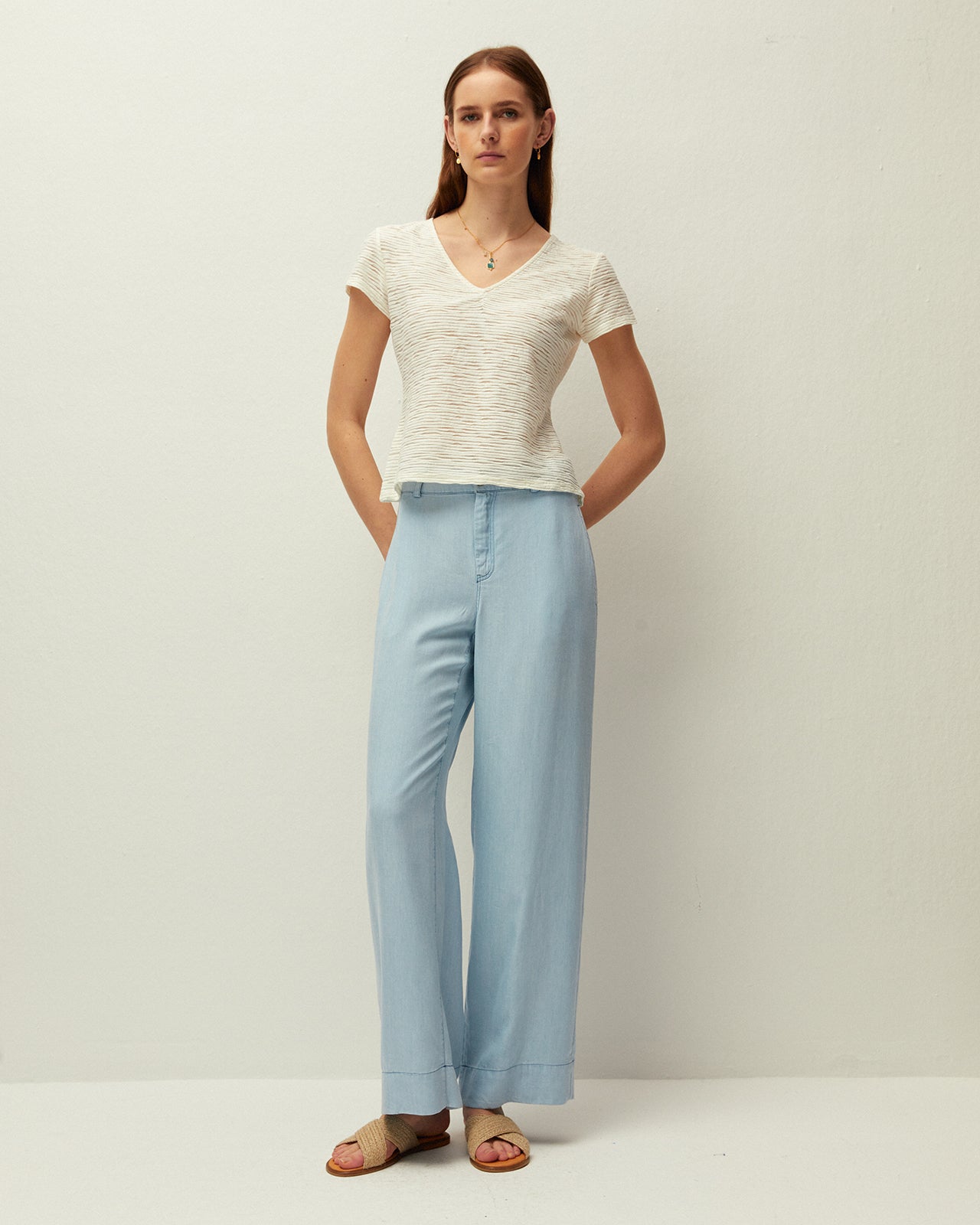 Camiseta estructura con frunce en escote