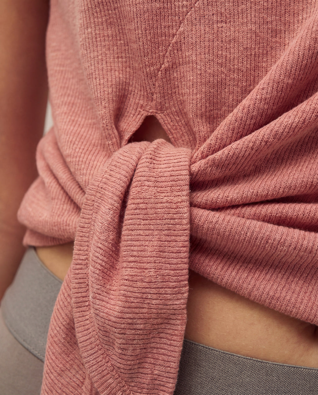 Camiseta con nudo