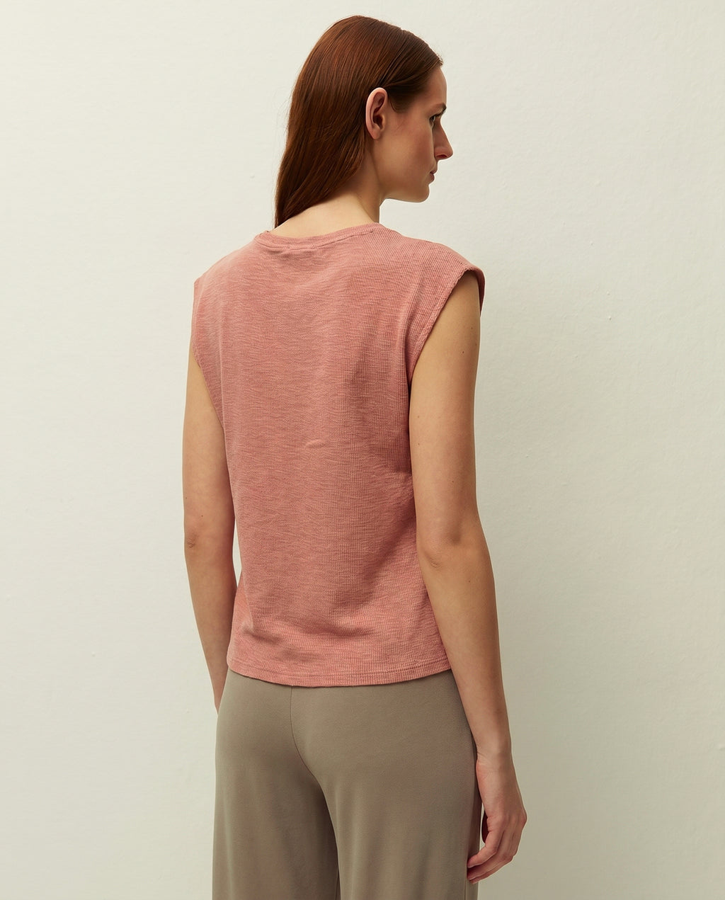 Camiseta con nudo