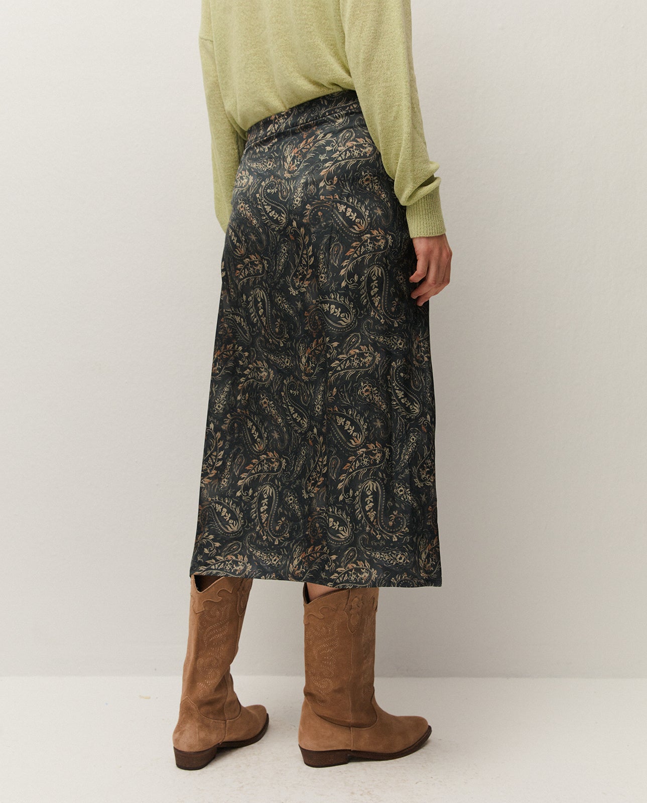 Skirt with a paisley print