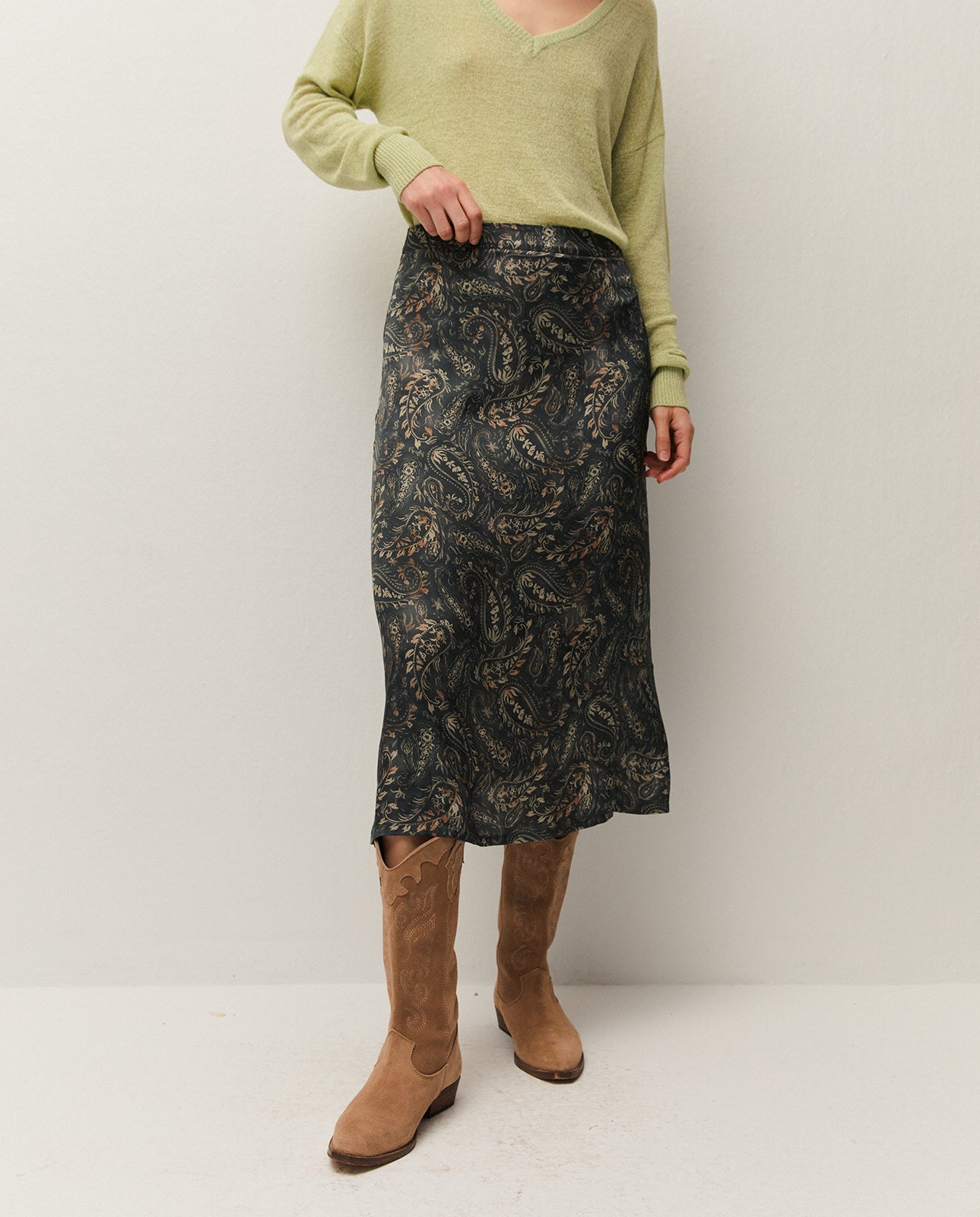 Skirt with a paisley print