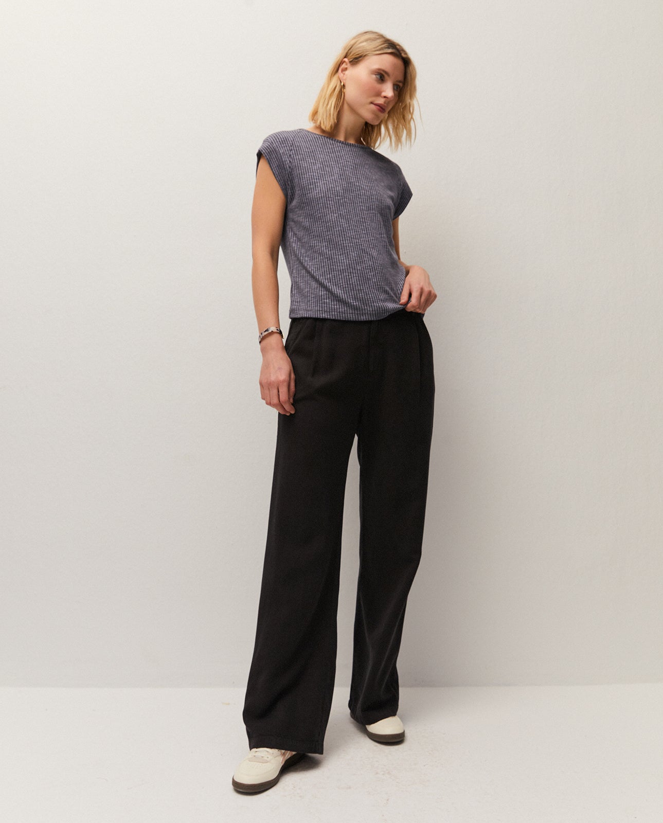 Flowy pleated trousers