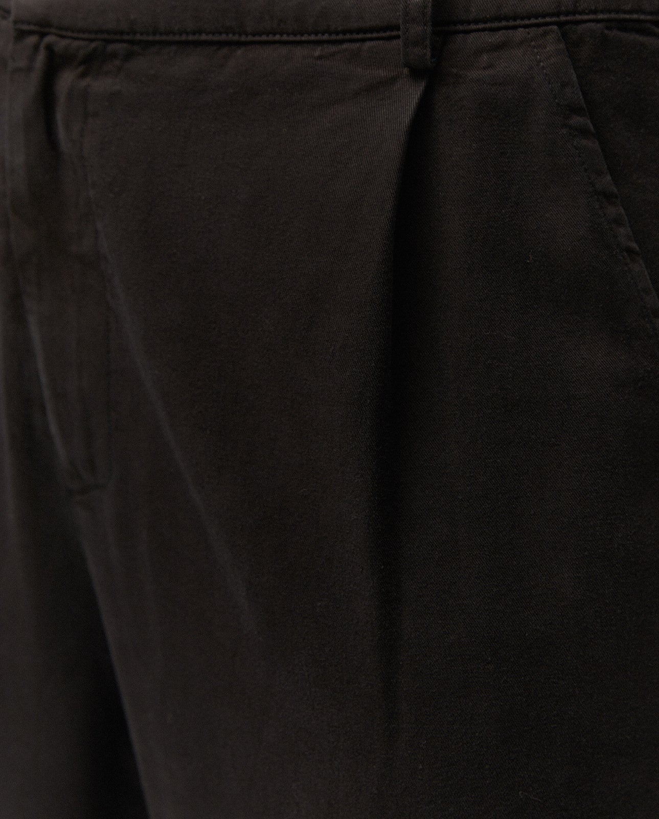Flowy pleated trousers
