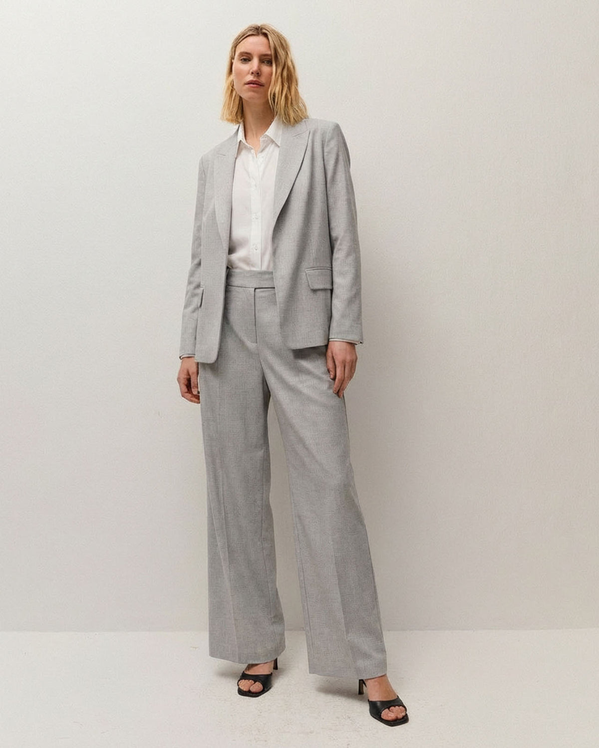 Pantalón traje fluido - Gris claro - Full