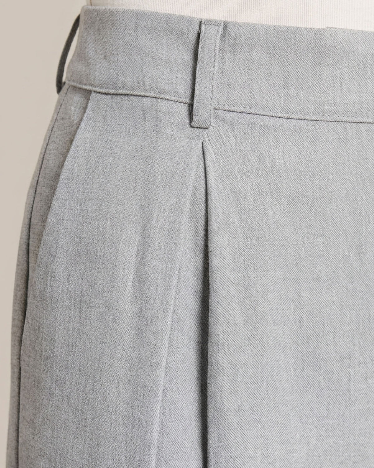 Pantalón traje fluido - Gris claro - Detalle_tejido
