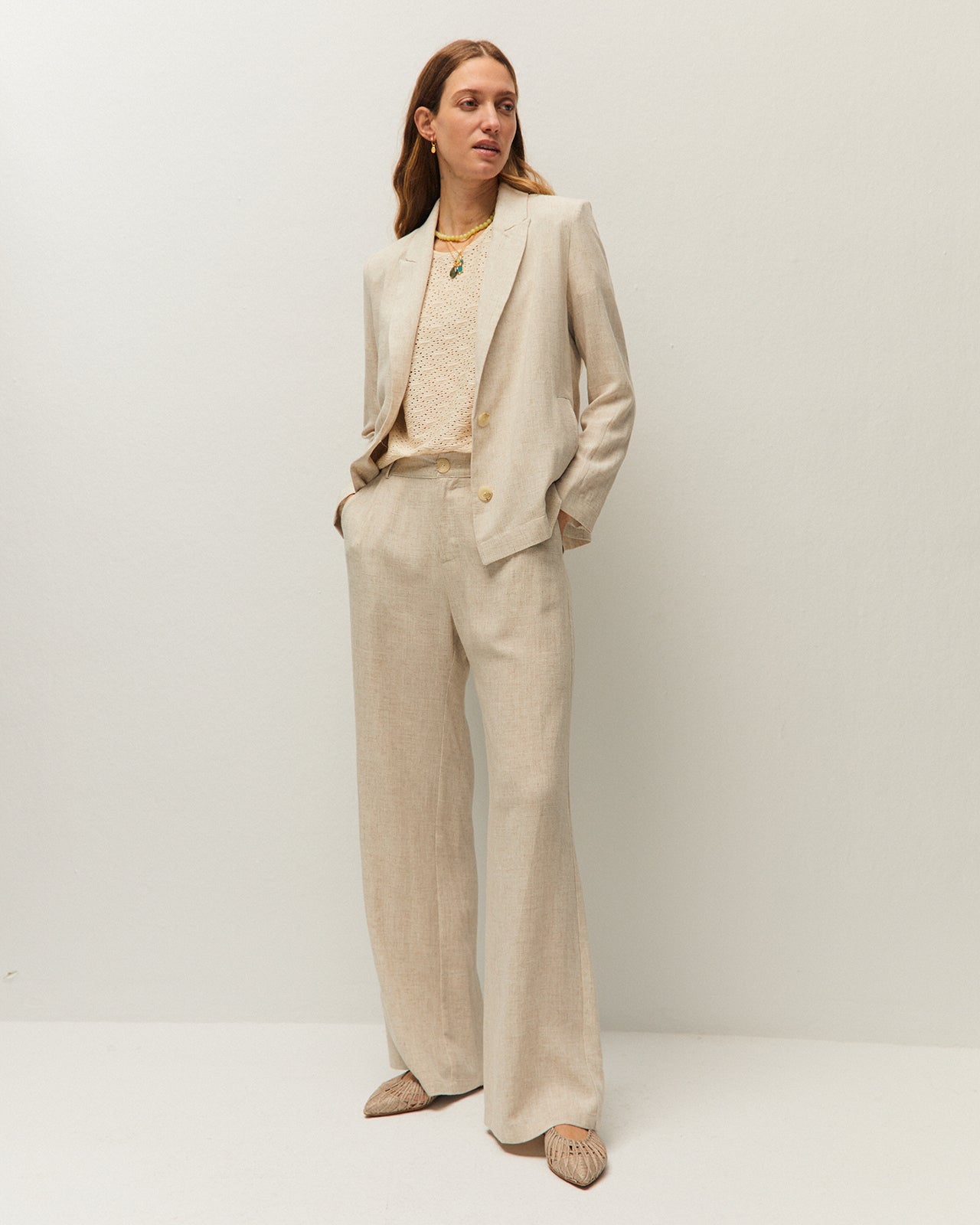 Linen trousers with button