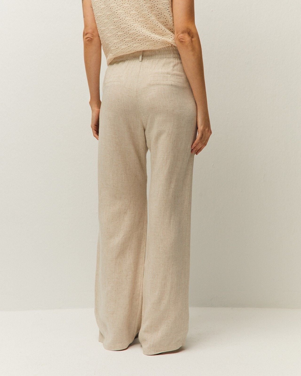 Linen trousers with button