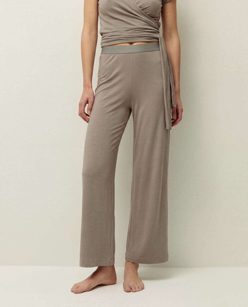 Pantalón ancho con goma