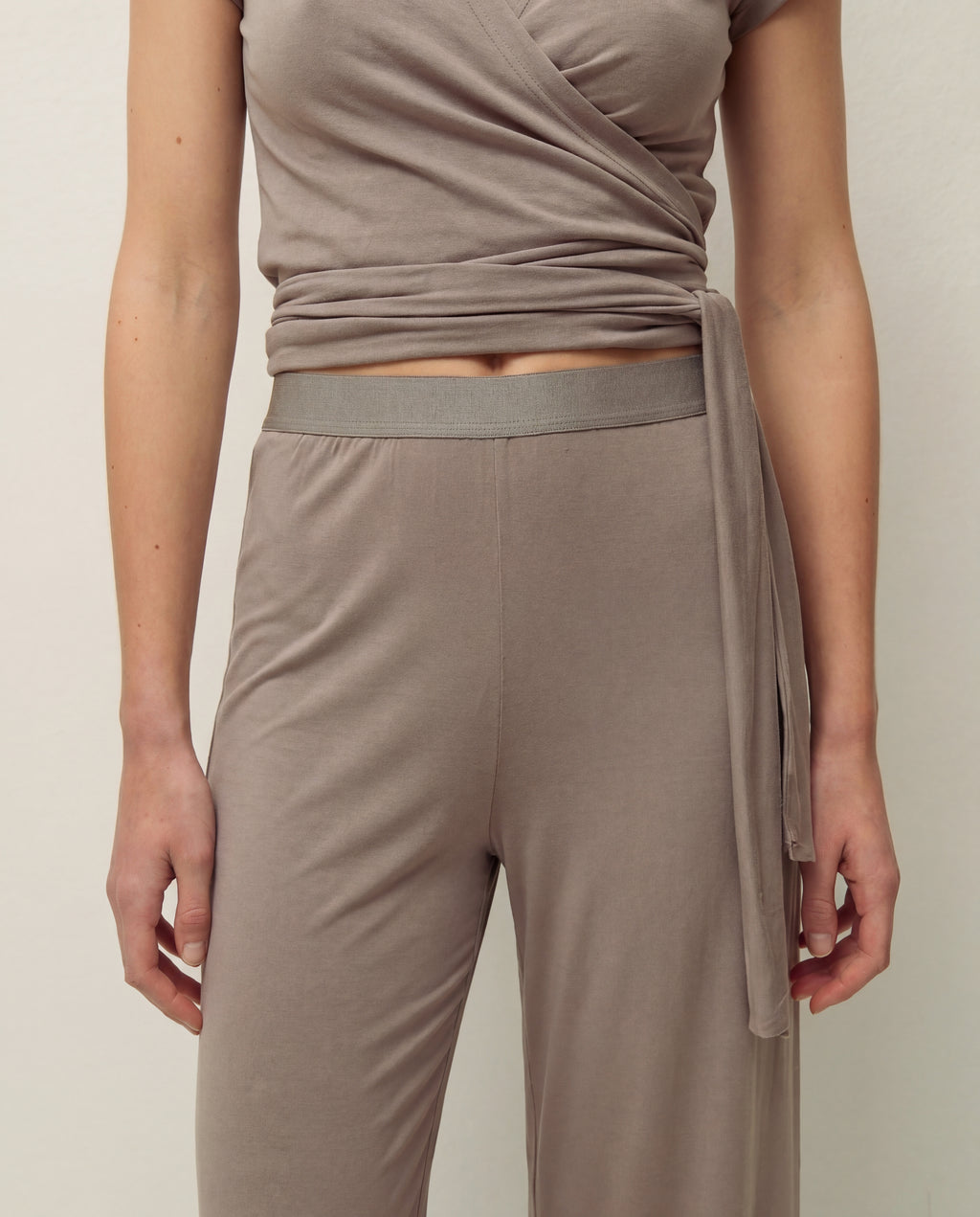 Pantalón ancho con goma