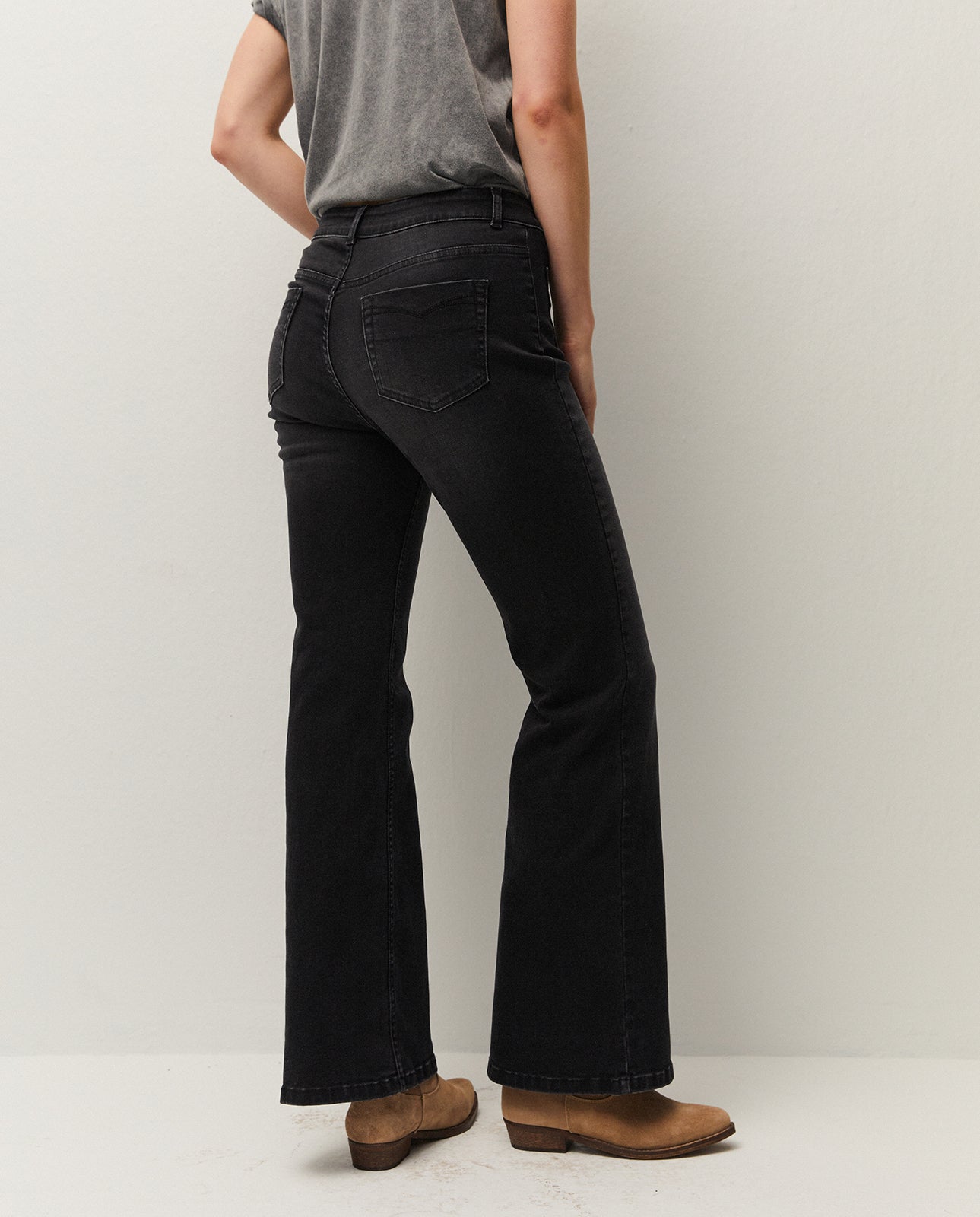 Denim trousers with pockets