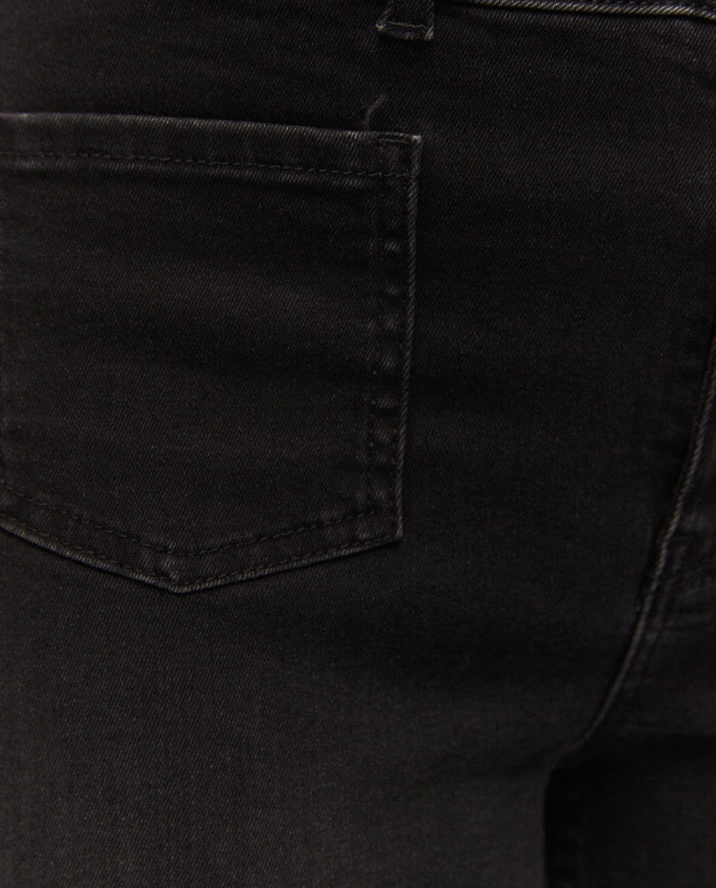 Pantalón denim bolsillos