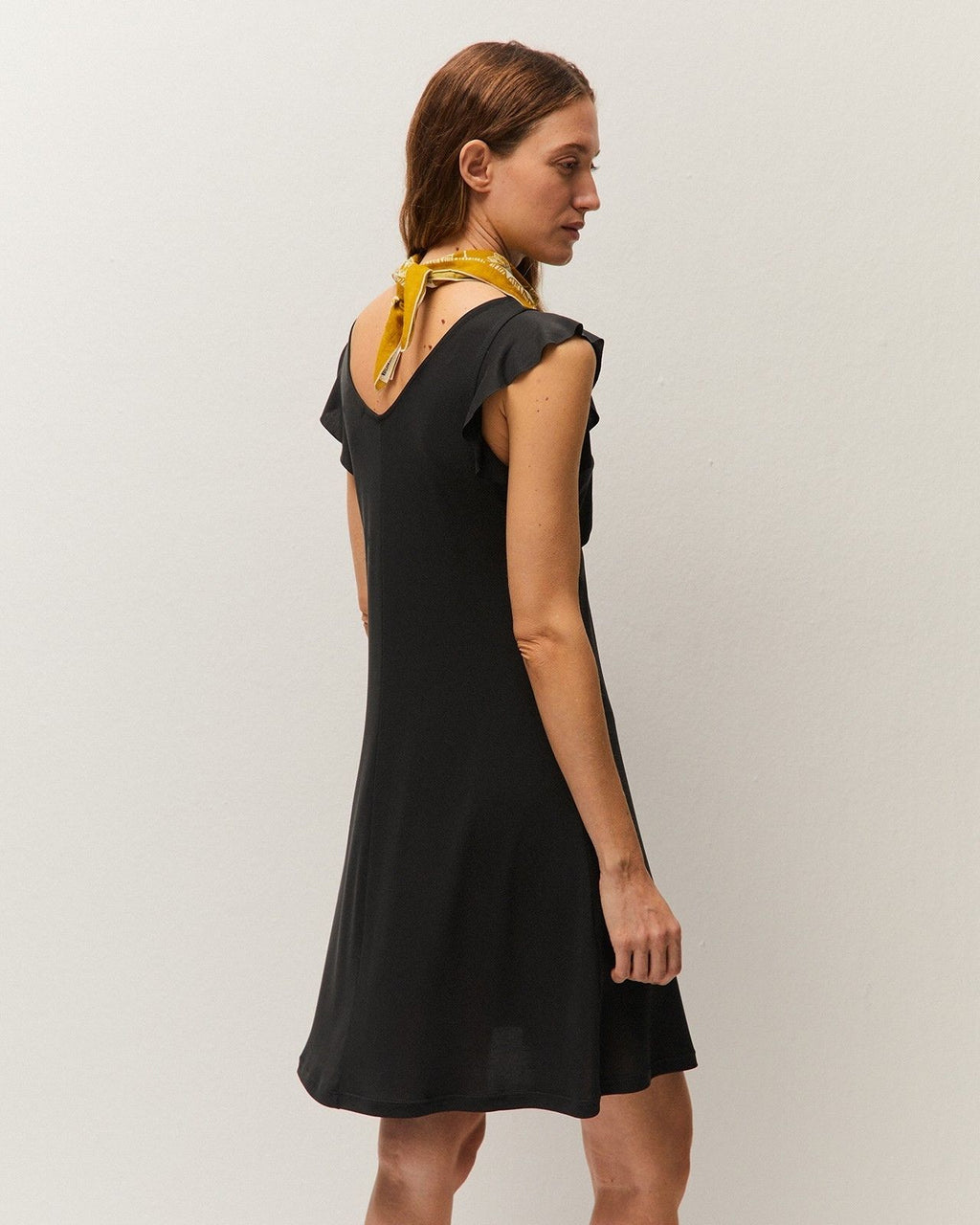 Vestido corto volante