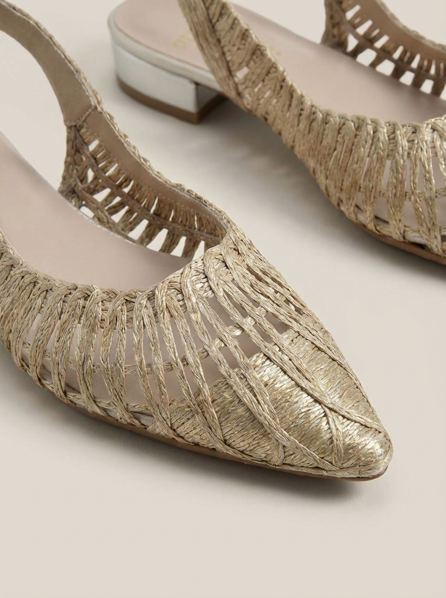 Dress shoe