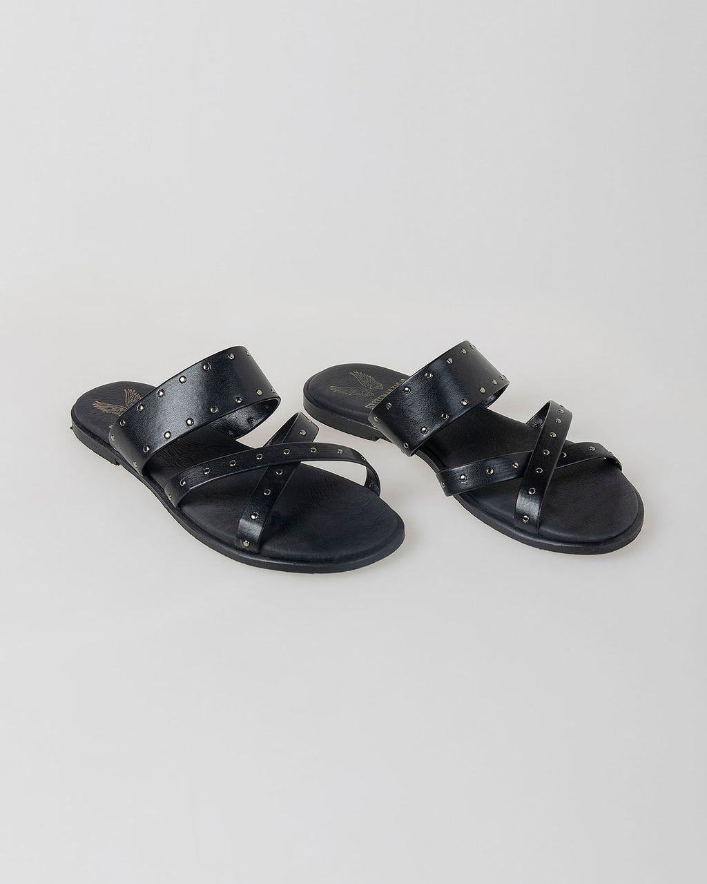 Sandalia con tachas
