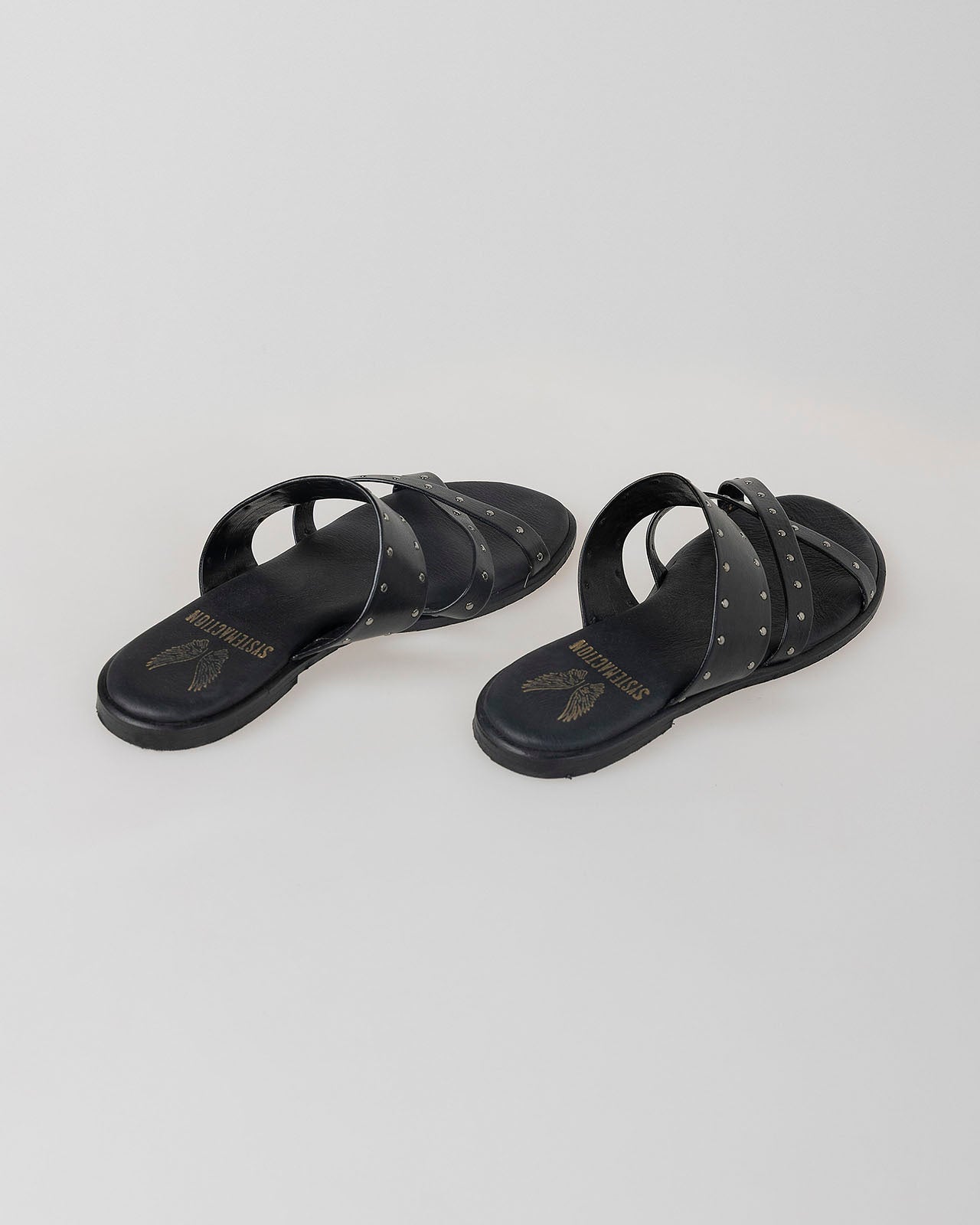 Sandales cloutées
