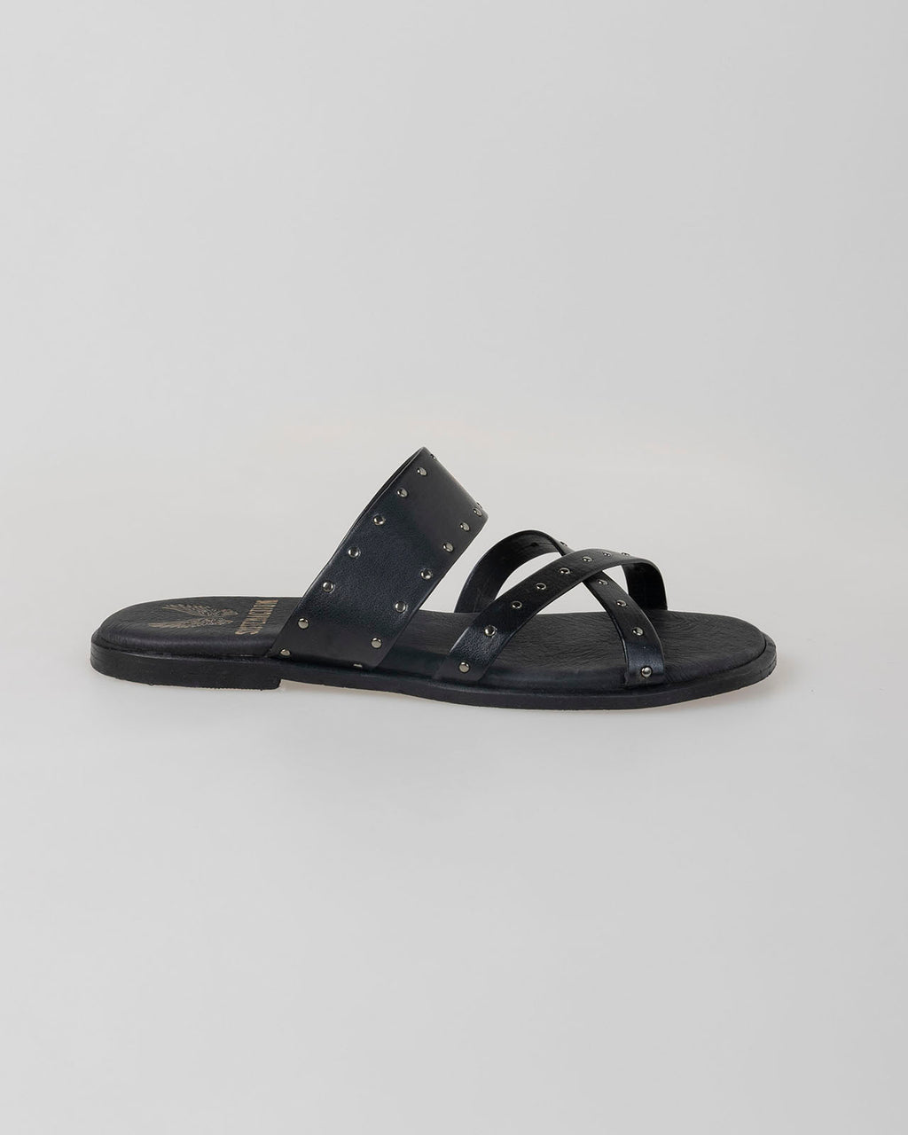 Sandalia con tachas