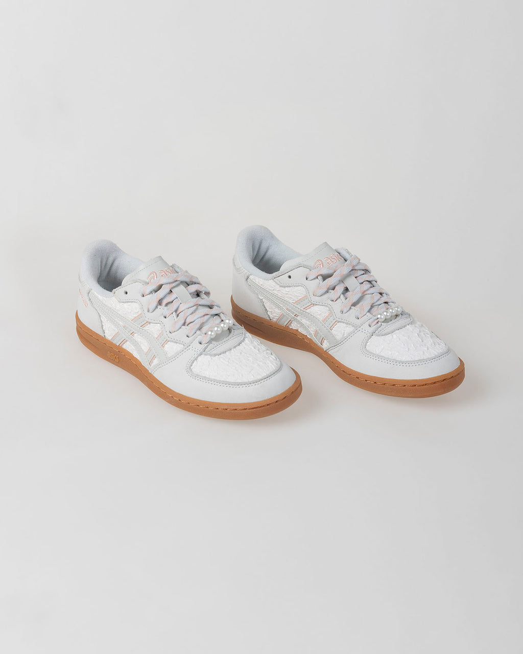 Zapatilla Asics blanca Skyhand OG